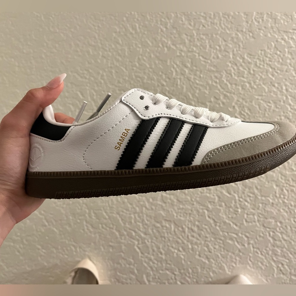 Adidas sambas womens 6